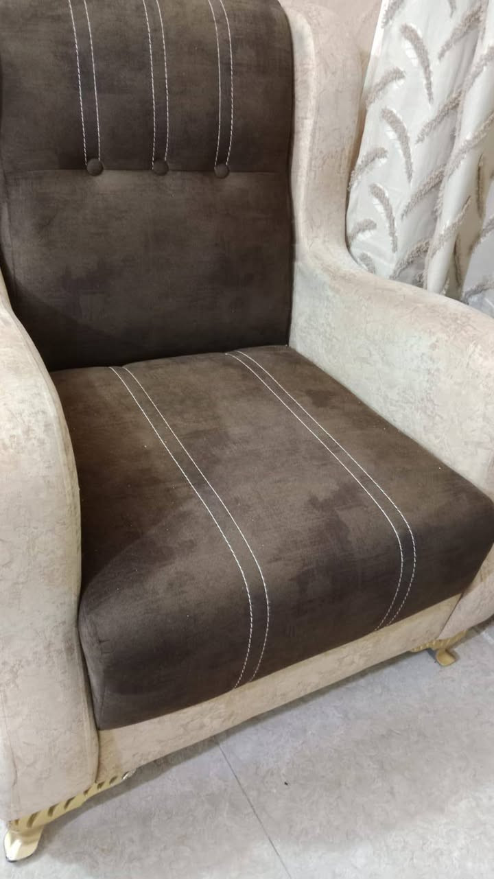 الاتصال عل الرقم ***********
