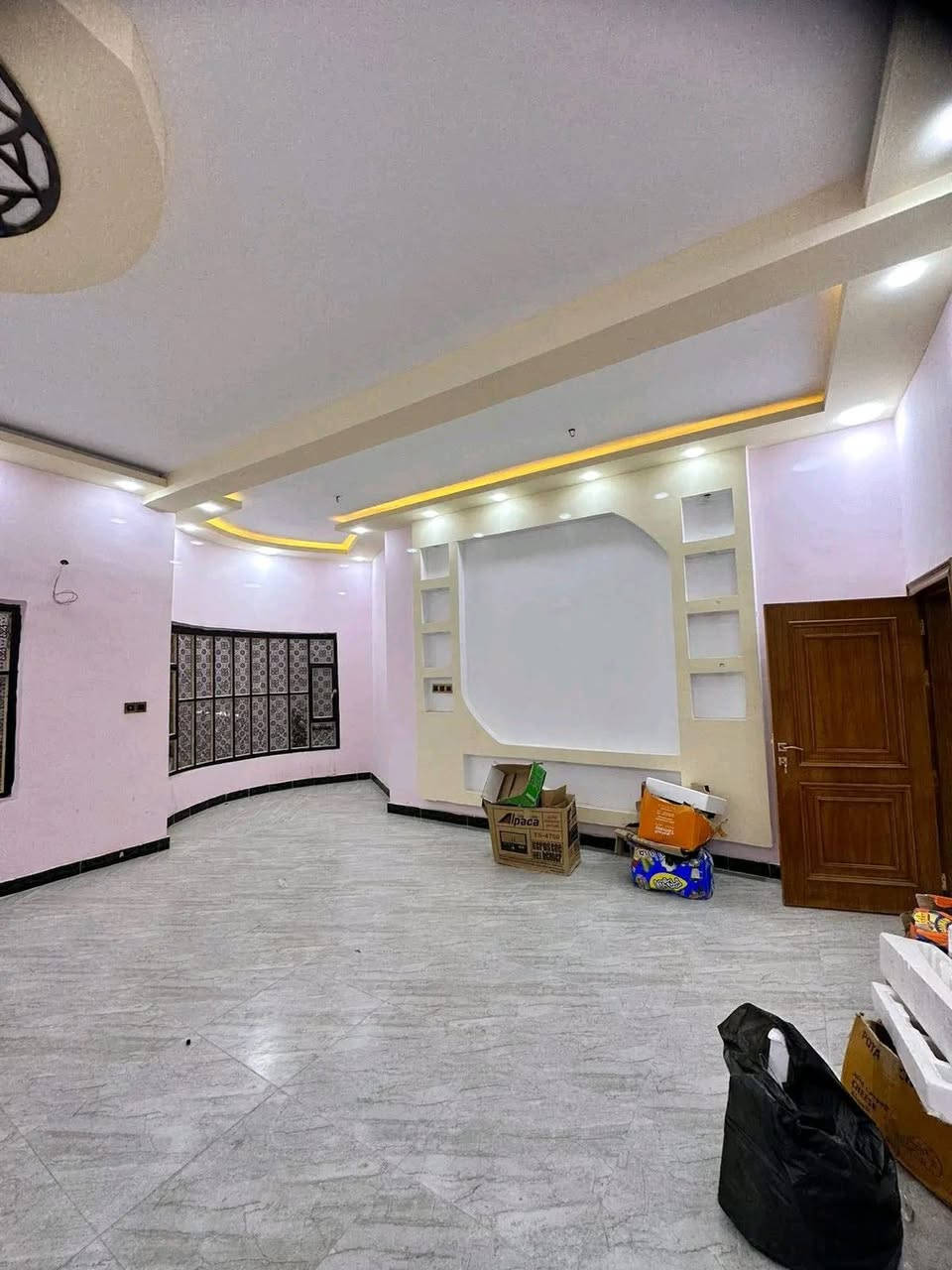 بيت للبيع والايجار بحي اور والثاني بشارع بغداد الشراي يجي خاص اويتصل برقم ***********بي وتساب
