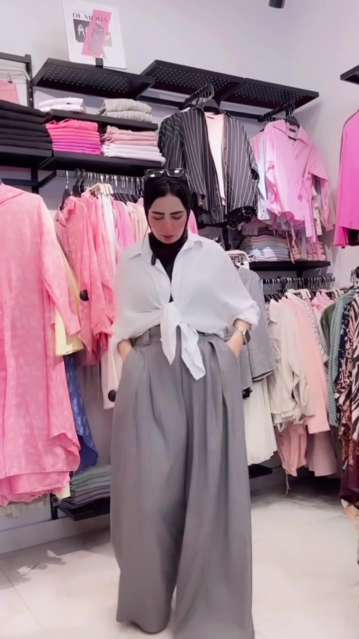 الويك إند وصل.. والـ "لوك" الجديد مستنيكي في لابامبا! ✨👗

الجمعة يعني خروجة، والخروجة يعني لازم تكوني بأجمل طلة! عشان كدة، جددنا فروعنا بقطع صيفية "تخطف العين" وتجمع بين الأناقة والراحة اللي بتميز لابامبا. 😍🔥

سواء بتدوري على "دريس" رقيق يخليكي ملكة، أو "سوت" عملية وعصرية لمشاويرك، أو قطع كاجوال بلمسات مميزة.. التشكيلة دي اتصممت عشان تبرز جمالك وتديكي الثقة اللي تستحقيها. 👑🛍️

القطع الجديدة محدودة جداً والطلب عليها عالي كالعادة.. انزلي النهاردة نورينا، جربي كل اللي يعجبك، واختاري الـ "ستايل" اللي يخلي يومك مميز! 🏃‍♀️💨

📍 زورونا في فروعنا:

ميامي (1): شارع جمال عبد الناصر، أمام حلواني كلاسيك.

ميامي (2): شارع جمال عبد الناصر، أمام ماكدونالدز.

سموحة: 35 شارع مصطفى كامل.

العجمي: الهانوفيل، طريق إسكندرية مطروح، قبل دوران كلاسيك، أمام الشناوي للموبيلات.

بني مزار: شارع الجمهورية، برج الفتح 2، بجوار مطعم زينجر.

#يوم_الجمعة #جمعة_مباركة #عطلة_نهاية_الأسبوع #يوميات #إبداع #تصوير #موضة #أناقة #ستايل #إطلالة #فاشن #تصوير_فوتوغرافي #أجواء_هادئة #أناقة_عربية #جمال #استرخاء


**إذا كنت صاحب هذا الإعلان وتريد حذفه لأي سبب، رجاءا أرسل رسالة إلى الدعم الفني**