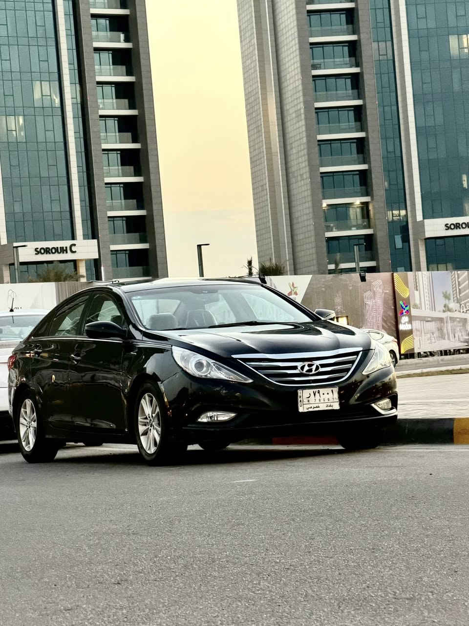 السلام عليكم
🔺سوناتا وارد امريكي موديل ٢٠١١ 
كير + مكينة كفالة عامة 
تبريد ثلج❄️☃️
🔺حادث امريكا بنيد فقط وشوية لايح التكمة صاير بيهة شبر صبغ 
بالعراق بابتين السايق مبدل بلادي نفس اللون وخلف السايق مصبوغ 
🔺السيارة شواصي+ لغود+ دواخل مكفول 
تخم تاير جديد 
صدر امامي خلفي نضيف 
منضومة لايت شادلهة زنون 
ماشية ١٤٦ ميل حقيقي قابل للزيادة
السيارة حلوة وبالعافية عل ياخذهة
💸السعر 96 وبيهة مجال
🔷مكان السيارة بغداد حي العامل 
*********** ☎️
