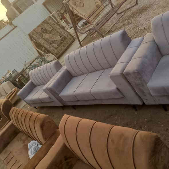 ع بركة الله وصلتنه جزه من البضاعه التخم والديون المعرض حجي باسم الشمري  العنوان بزل حلاته قرب محطة الراضي الاستفسار الاتصال ع الرقم التالي ***********
