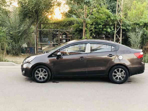 السلام عليكم...للبيع
كيا ريو ٢٠١٥ (خليجي) مكينة ١٦٠٠ دبل قطره رقم بغداد الدولي سنويه وهزه جديده 
مكفولة من الحادث بيه ٤ قطع مرشوشه فقط اثر شخوط بدون دواخل وبيها طعجات موضحه بالصور جانت مشدوده عليه سيبايه
مكينه وكير مكفولات صدر وتخم تاير جديد
تبريد ثلج ❄️ السياره جاهز وكامله 
شاشه وكامره دواره
ويل كب
مري شفط
اشاير بالمري
eco تقليل صرف بانزين
دوشمه جديده
مكاني بغداد الكرخ
السعر ٨٣$
***********
