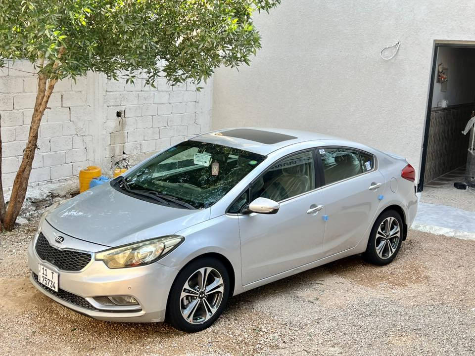 سلام عليكم 
للبيع سيراتو خليجي 
موديل 2016
محرك 1600 دوش 
مكفوله كفاله 
رقم بغداد بااسمي الجديد 
فول مواصفات 
فتحه سلايت 
تبريد قطعتين 
لد امامي خلفي 
مري شفط اشاير بل مري 
شاشه كامره خلفيه 
حساس امامي خلفي 
ويل كب كروم 
سياره جديده حداديه تخم تاير 
السعر 136
مكان السياره سماوه 
للستفسار اتصل 
***********
***********
