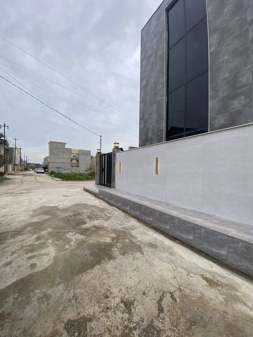 ارض للبيع حي المزارع الثالثه

المساحة 110 واجهة 10 متر 

الارض صنف زراعي جمعيه 

السعر 55 مليون 

مكتب العمران سايدين السكر

***********
***********
