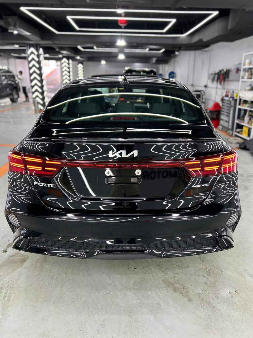 كيا فورتي  GT LINE موديل 2023 
رقم اربيل دخول وترقيم جديد
صور الحادث مرفقه 
مكفولة من الصبغ والايربك
محرك 2000دوش

ملاحضة:   مرقم اربيل السياره . ماشيه 49 الف كيلو

مواصفات 
بصمة وسلايت
ابواب بصمة
كشن جلد
كشن كهربائي
كشن هيتر
ليد خلفي و امامي
شاشة كبيرة
كاميرا
رادار امامي و خلفي
رادار جانبي
حساس 
ويل كب
بلاجكتور
تحكم ستيرن
تحديد السرعة
صندوق ذكي عن بعد

عنوان بغداد العطيفيه:📍📍

للتواصل:  ***********
