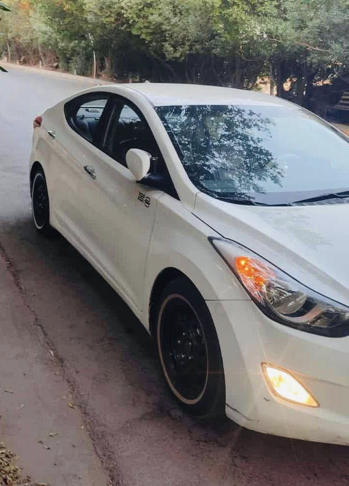 الانتره مديل 2015بانزين اصل فول السياره جديده بمعنه الكلمه ماناقصه برغي دجي وتشوف سنويه عضم عاج مطابق ويه الشاصي رقم بغداد نكليزي رقمه حلو 
مراوس تصير بوبتيما مكان السياره نجف سعرهه 52بيهه مجال قليل الميشتري بس ايعامل ليراسلني ويتعب نفسه ***********
