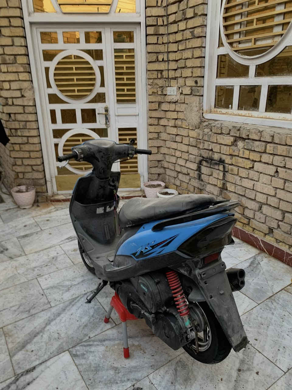 سلام عليكم ماكس للبيع ٥٥مكبنه مزوده نضيفه شلعه معدل ما نقصه شي مكان ناصريه سعر ٥٥٠ وبيه مجال رقم ***********
