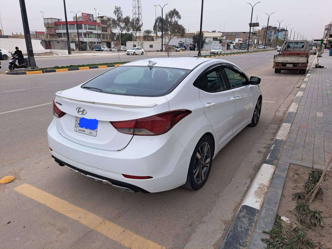 السلام عليكم 
النترا 2016 وارد امريكي 
مكينة 2000 دوش 
رقم بابل الماني مشروع وطني 
مكينة كير حدادية درجة اولى 
تبريد ثلج 
كهربائيات درجة اولى 
حادثه من امريكة جاملغ امامي بدون دواخل  
العسر 112 وبيه مجال 
مكان السيارة الحلة
***********
