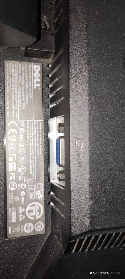 شاشة حاسبة نوع DELL حجم ١٩ بوصة ( منفذين فقط - منفذ power كهرباء + منفذ صورة VGA ) مع ( كيبل الكهرباء وكيبل الصورة ) نظافة ١٠٠٪ .
السعر ٢٥ آلف شامل التوصيل عن بغداد فقط.


**إذا كنت صاحب هذا الإعلان وتريد حذفه لأي سبب، رجاءا أرسل رسالة إلى الدعم الفني**