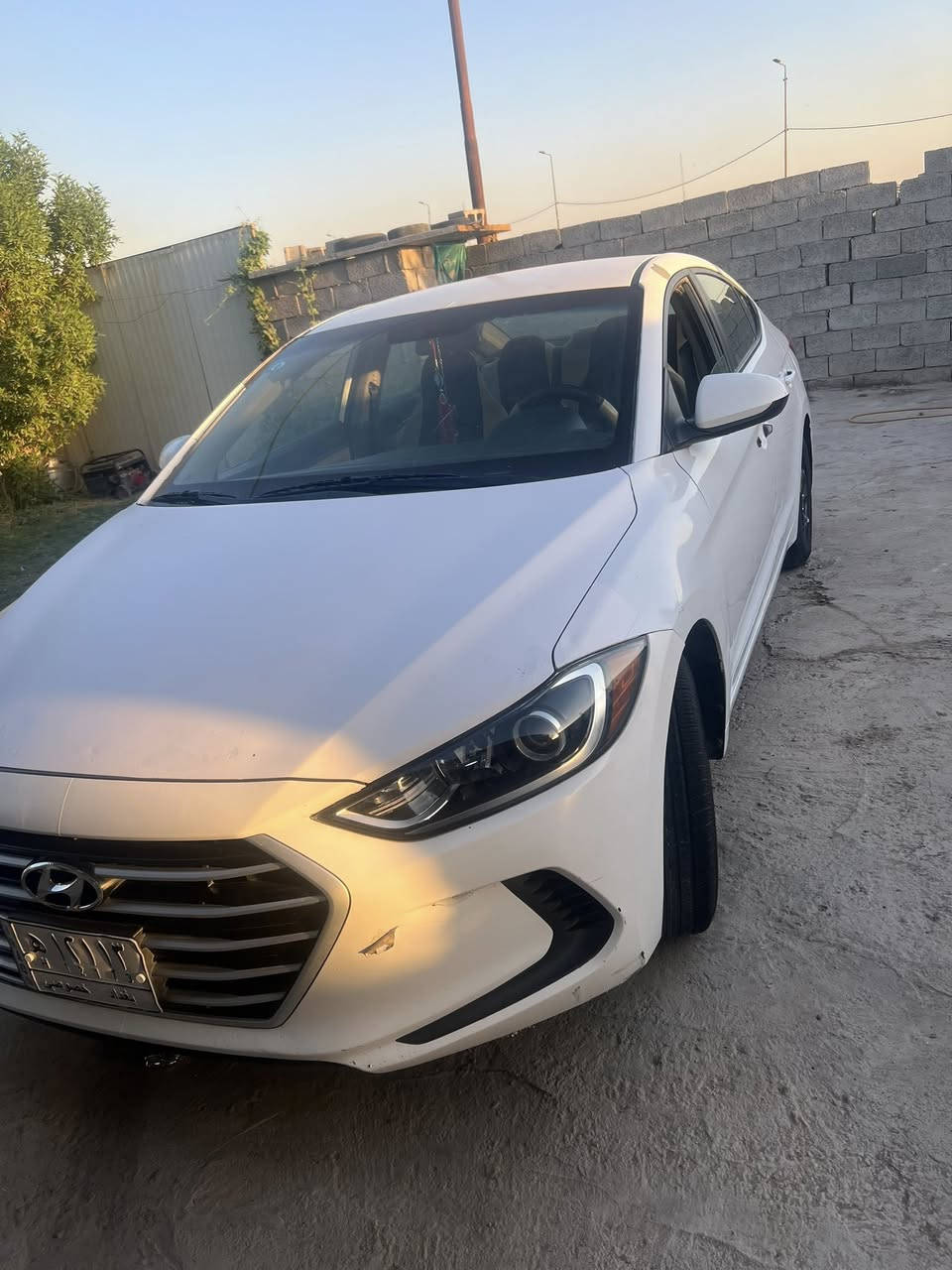 السلام عليكم الانتره ٢٠١٧ بدون حادث عده هاي الضربه الي موضحه بل صوره   اوبيهه تكشير قليل بل صبغ   رقم بغداد العنوان بغداد الزعفرانيه  رقم الهاتف *********** السعر ١٢٥ وبيهه مجال قليل
