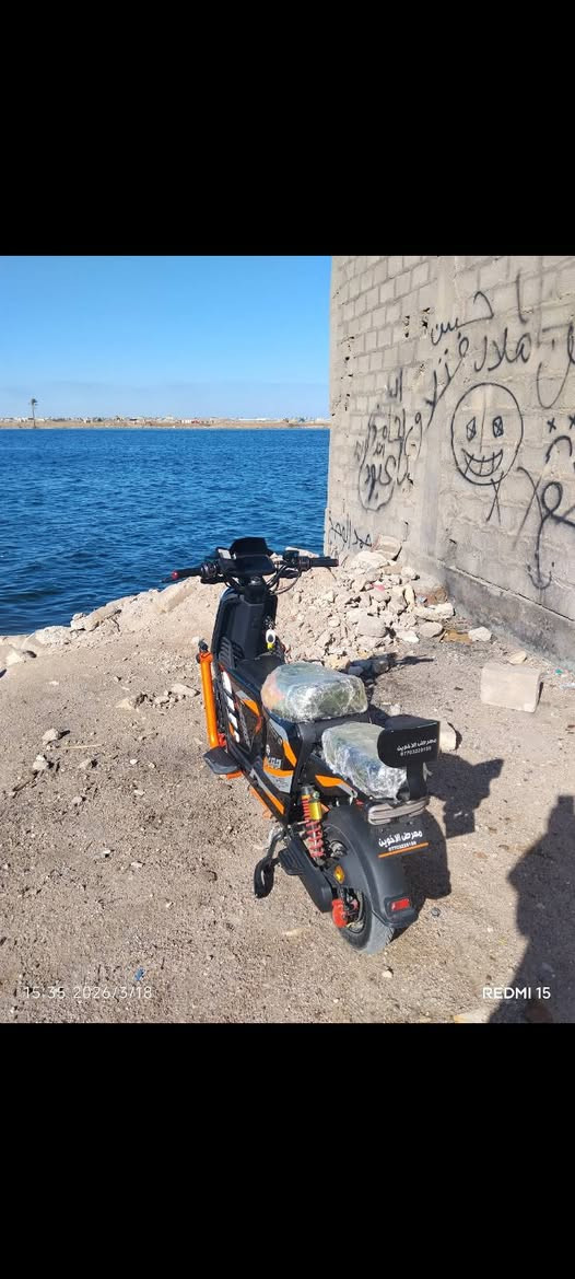 دراجه شحن x900 الشكل الجديد صارلي سبوعين من اخذتها  الدراجه نظيفه ومرتبه  تجي تشوفها بعينك ما داخله تصليح ابد بيها 5 بطاريات ومخزن وكفات وكلشي بيها شغال سويج وبصمه وقفل وفتح قفل ستيرن دراجه حيل مرتبه ومال بيت سعرها 500 الف عنواني ابو الخصيب البهادريه رقمي ***********
