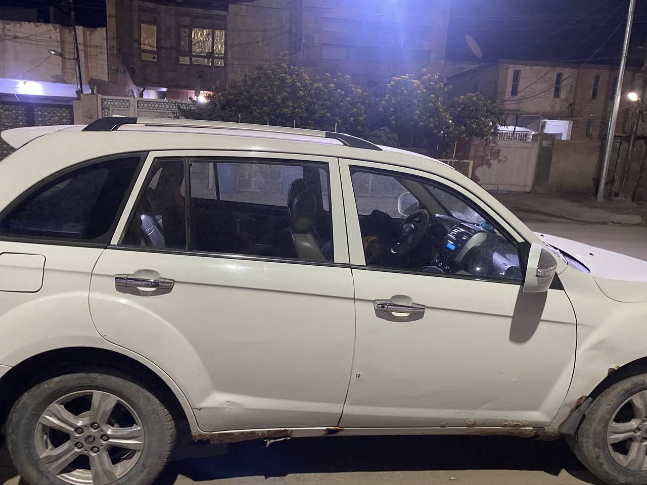 السلام عليكم
ليفان x60 2016لون ابيضّ نضافه كما موضح في الصور داخل نضيف نسبة 70‎%‎ كشر السيارة بس خياسات في الدواسات ..رقم بابل الجديد السيارة محرك نضيف تخم تاير باتري جديد حداديته وسط ..مكان السياره بابل السيارة بسمي تحويل ثاني يوم سنوية تحديث جديد السعر /65 وبيه مجال /رقم صاحب السيارة /***********
