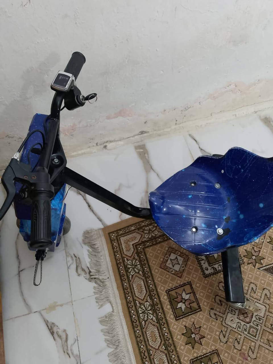 السلام عليكم سكوتر للبيع حجم كبير بسعر 135قفل عنوانه ناصريه مركز رقم***********
