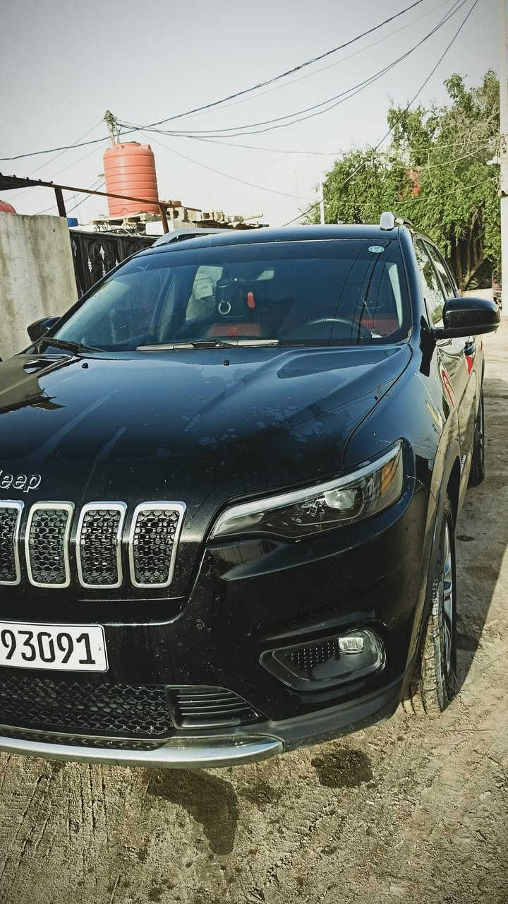 سلام عليكم عندي سيارة جيب بزون 2019 فول مواصفات ما عده تنته
فور ويل 
سياره جاهزه من كل شي 
وارد امريكي ماشيا 68 الف 
 
رقم اربيل سنوية جديدة 
هزه جديده بشهر ل11 
ويل 17
رادارت 
نقطة عمية 
تبريد تدفئه 
تدفئه كشنات ستيرن 
لايت زونون بلاد
 135 وبيها مجال حك جية
لا تعبني ولا اتعبك 
هاذا رقمي للشاري يتصل 
***********
