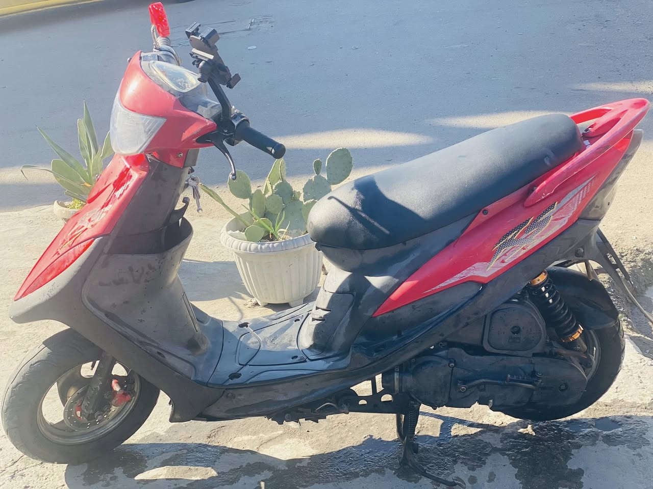 سلام عليكم دراجه ماكس عدله البيع دراجه خير من الله اي نقص مابيها من عده صدر المامي شويه تعبان ودراجه كمله كدامك مكينه خير من الله دراجة كلها بلاديه مكاني بغداد الحريه الرقم ***********//650 وبيها مجال
