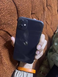 ايفون ١١ • ٦٤ • مبدل بطارية