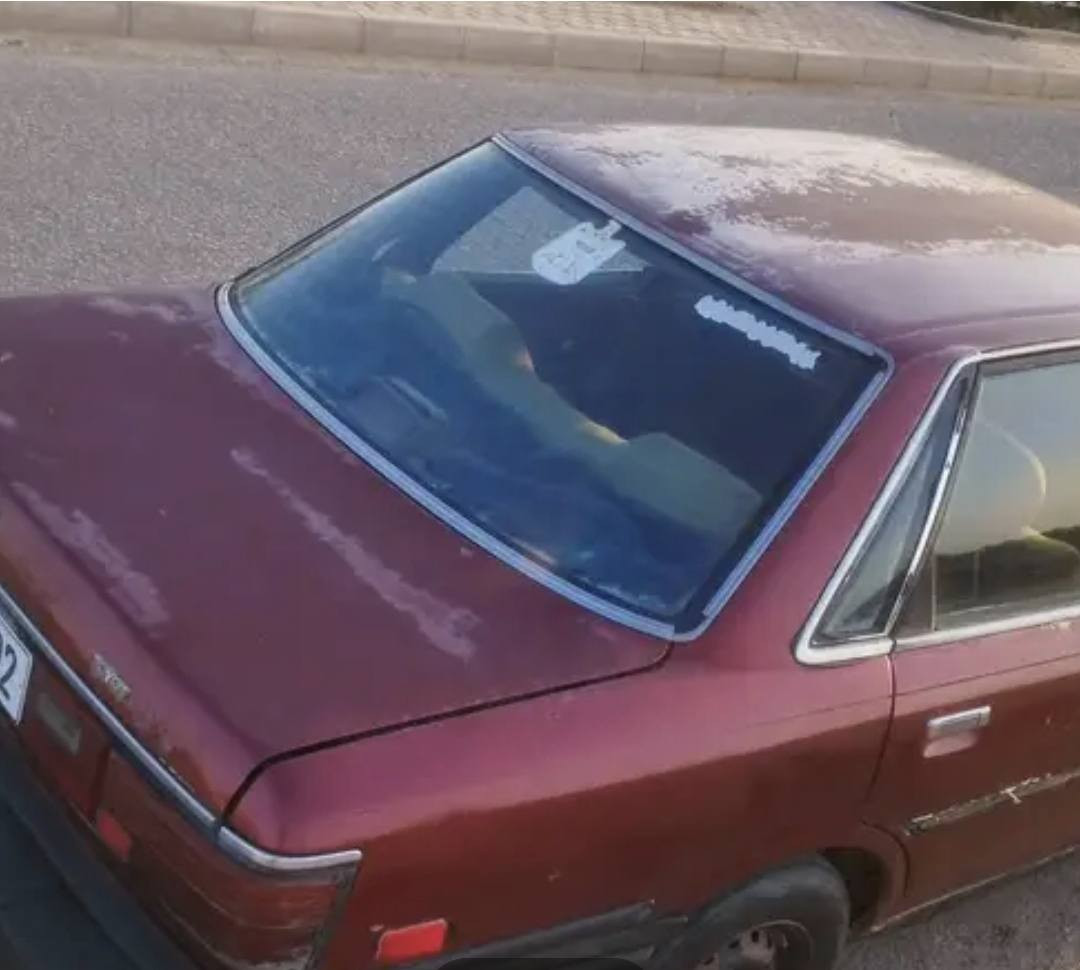 الرقم ***********  :كامري موديل 1992رقم محدث جديد باسمي سنويه وهز جديدالغايه 2029مشروع الوطني  حداديه نص عمر تايرات باله كير محرك  نص عمر تشغيل  بصمه  وريمونت عن بعد كهربائيات كلها شغله جام كهربائي بيها ملاحظات بسيطه داخل صندوك  سعرها 19وبيه مجال  مكان السياره ميسان ابورمانه  قرب اسوق سيدمصطفى
