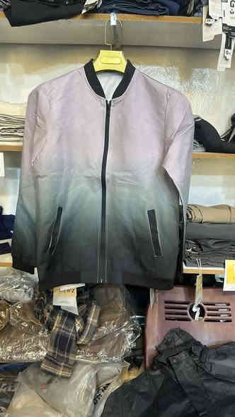 اخر وجبه جبنالكم شباب. قمصله وتر بروف 
السعر 8.000.             M L XL 2XL 3XL 4XL 
ازياء الأخوين قضاء الحي شارع حي الوحده  السايدين مقابل اسواق ريحانه قرب اترفك لايت بإدارة عمار وحسنين 
***********
