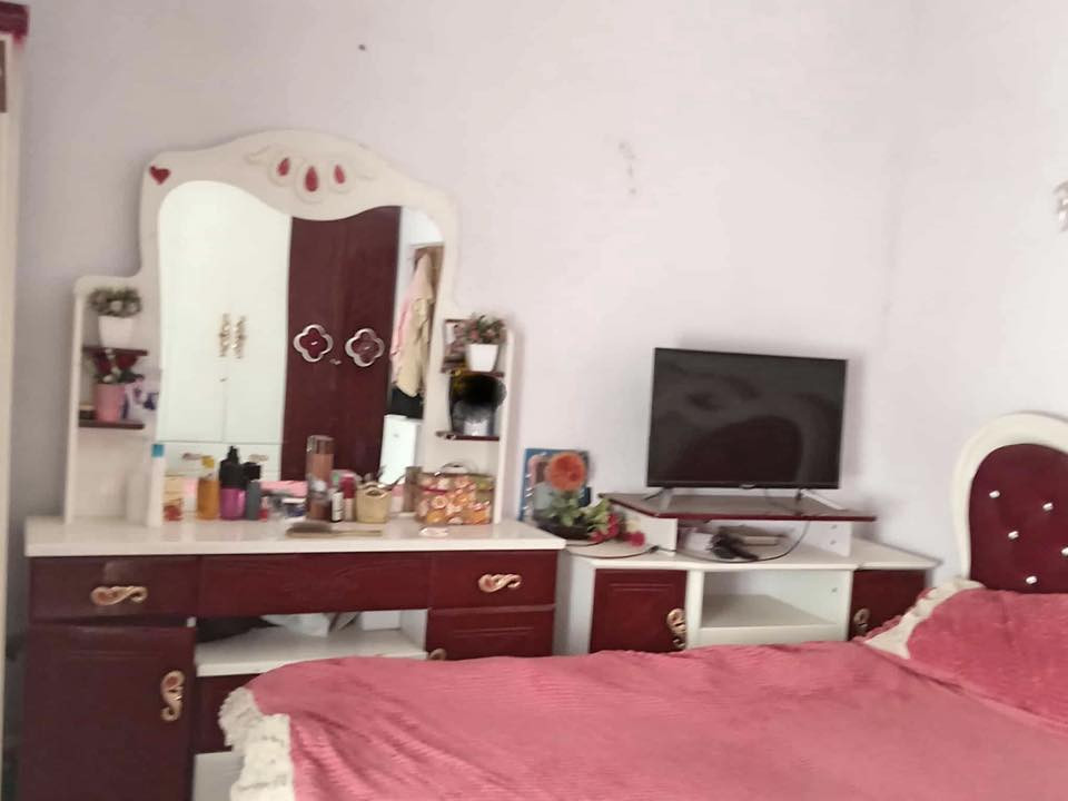 السلام عليكم
متوفر غرفة للبيع بسعر مناسب 
للتواصل ***********
