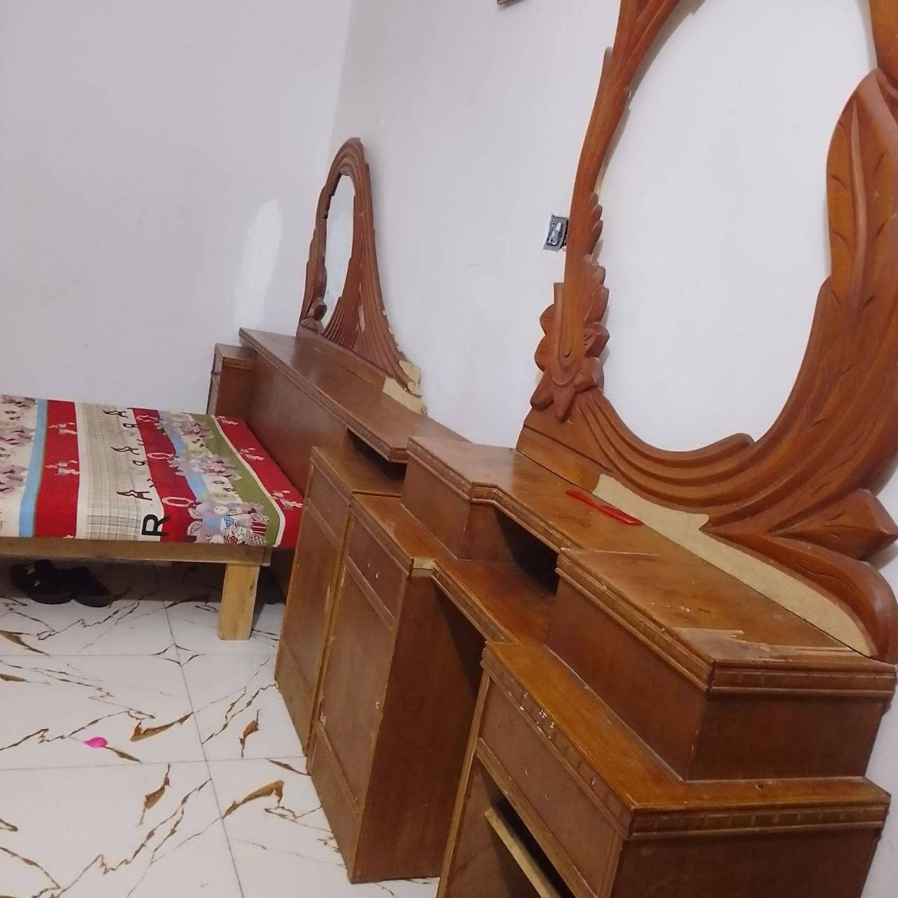 السلام عليكم
غراض بيت للبيع 
تغم 6قطع ملكي نضيف ب275
غرفه عراقيه تسكام ب225
بلازمه على فحص ب100
اتصال على الرقم ***********
رقم واتس اب ***********
مكان كوت الجديده
