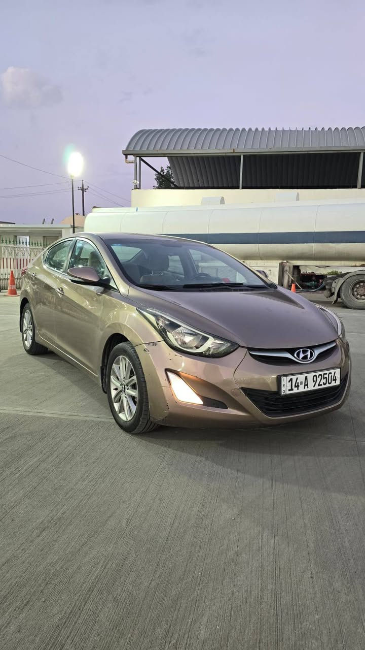 آلسلام عليكم
هونداي النترا خليجي موديل 2015 
خليجي كفاله عامه نص فول ماشيه 150 الف كيلو متر
سياره احسب زيرو تراي البالك سبير مانازل 
نصبتها احله من صور بيها طختين على حطتهن موضحات بلفيديو
رقم بصره دولي اريد تحويل 
مكانها البصره 
120 وبيها مجال قليل
***********
