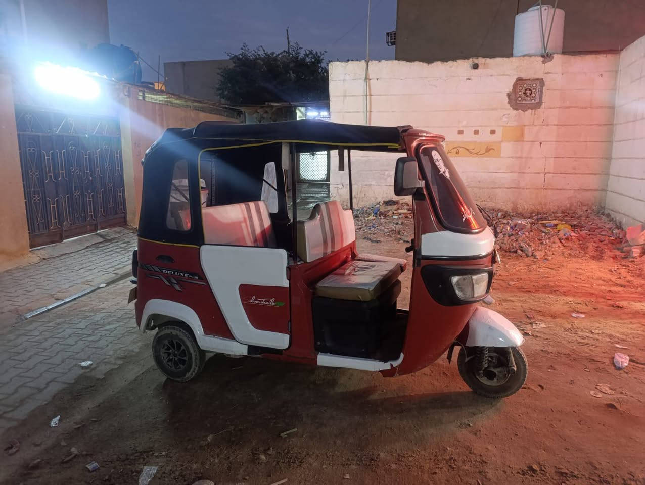 سلام عليكم تكتك تي في اس مديل 2021 حمره رقم وسنويه مكينه مفتوحه وبديه شوفت عينك سعر 6ونص وبيه مجال حك الجيه  ***********
