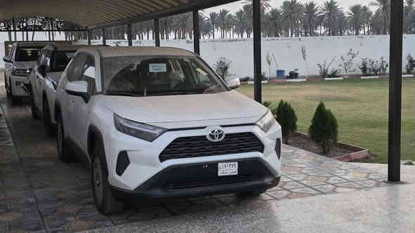 للبيع رافور ♕2025♕ وكالة عبد اللطيف محجوزة للمصرف 
مقترض وكفيل
 على المصرف الصناعي مالكها يسكن بغداد 
تنباع بوكالة لحين اكمال الاقساط 
مكان السيارة بغداد الدورة او الجدرية
ماشية♕زيرو 0♕
السعر ♕222$♕ مع الرقم والوكالة 
للأستفسار الاتصال 
***********
***********
