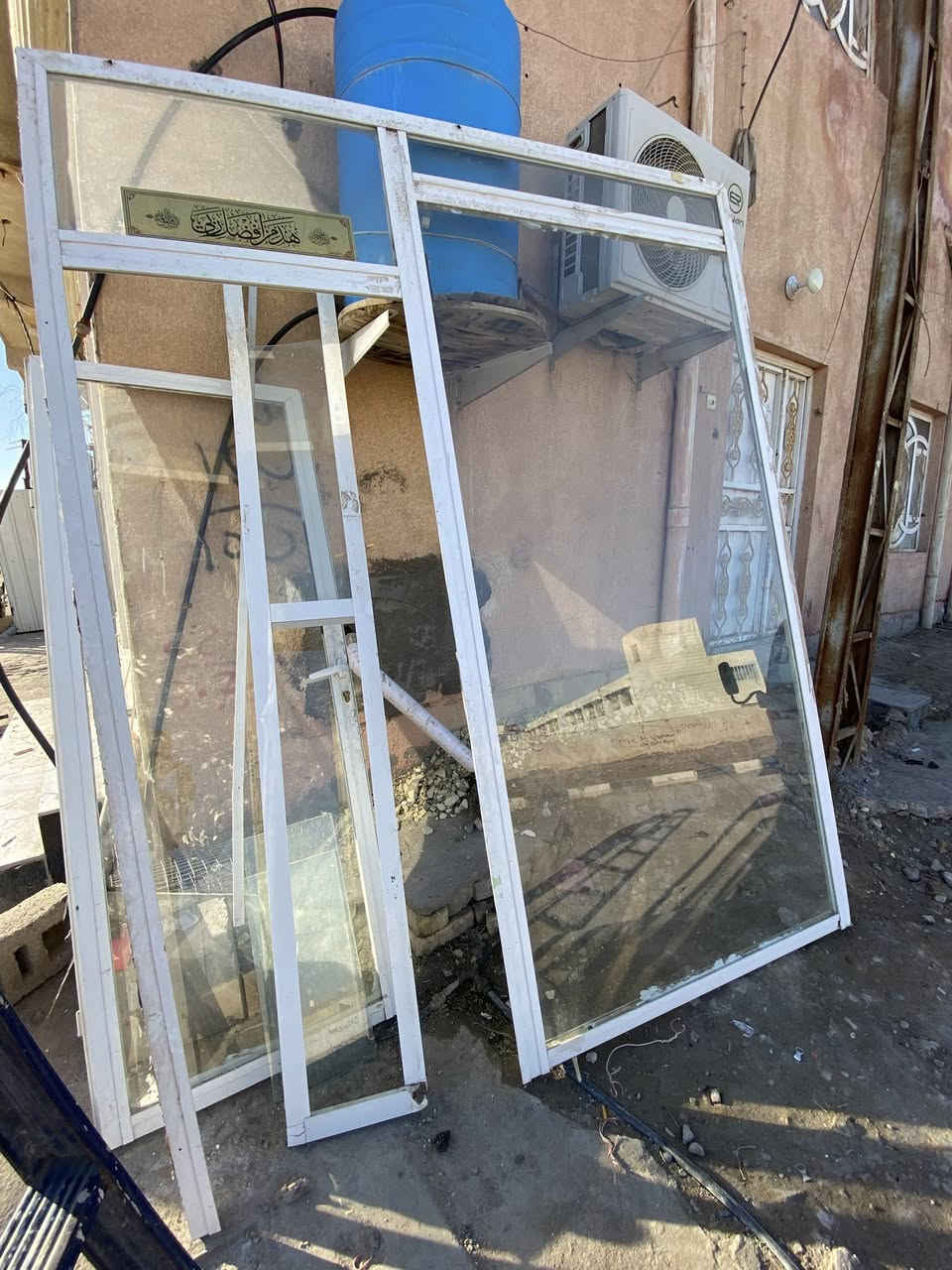 جام خانه للبيع سعر 100 مكاني حي الأمير خلف خطوه الامام علي عليه السلام ***********
