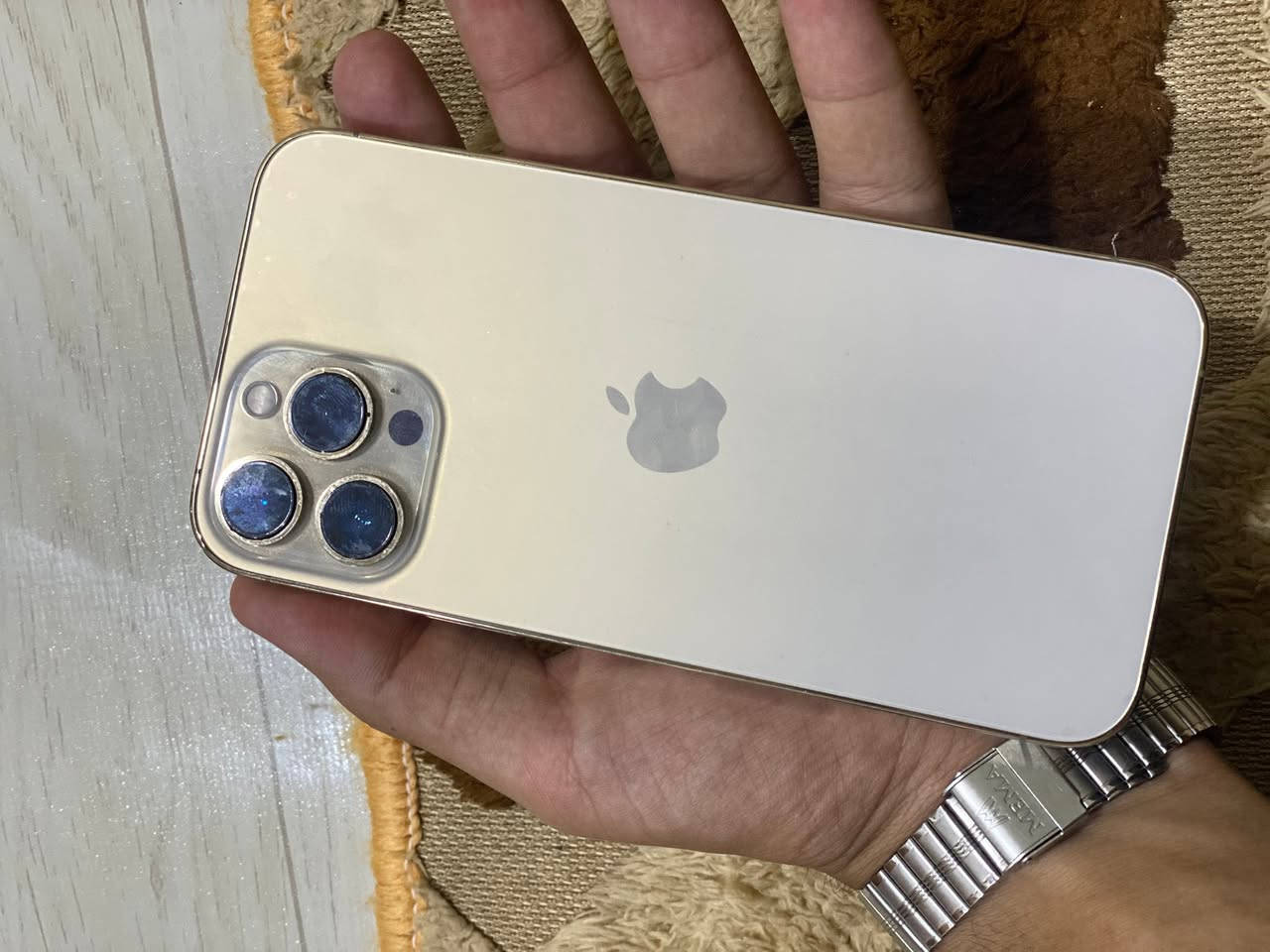 ايفون 13 برو ماكس
ذاكره 128 بطاريه 78
نضيف جداً مكفول كفاله عامه 
مامفتوح ولامبدل بي اي قطعه
كلشي شغال وشرط الفحص
السعر 540 الف فقط
مكاني نجف حي النصر 
***********
