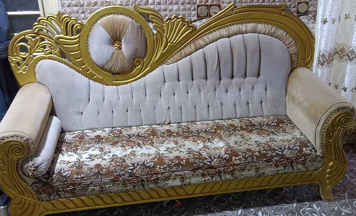 السلام عليكم اخوان طخم للبيع 5 قطع العنوان يارمجه الشرقيه السعر 225 وبي مجال للستفسار ***********/***********
