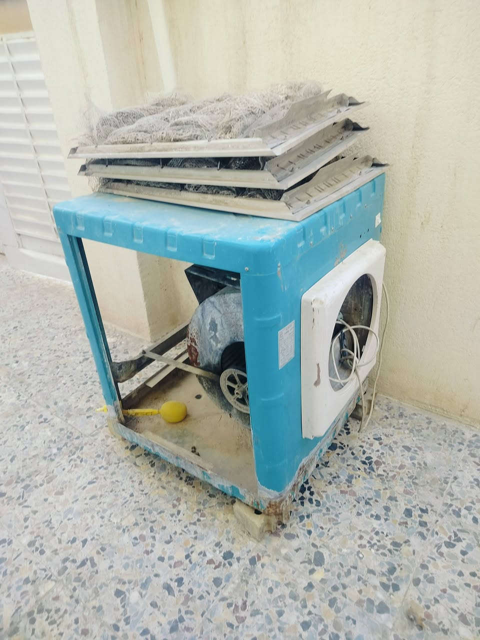 غلاف مبرده للبيع السعر 40 الشراي يراسل خاص او الاتصال بل رقم *********** مكاني الزعفرانيه دور الصحه
