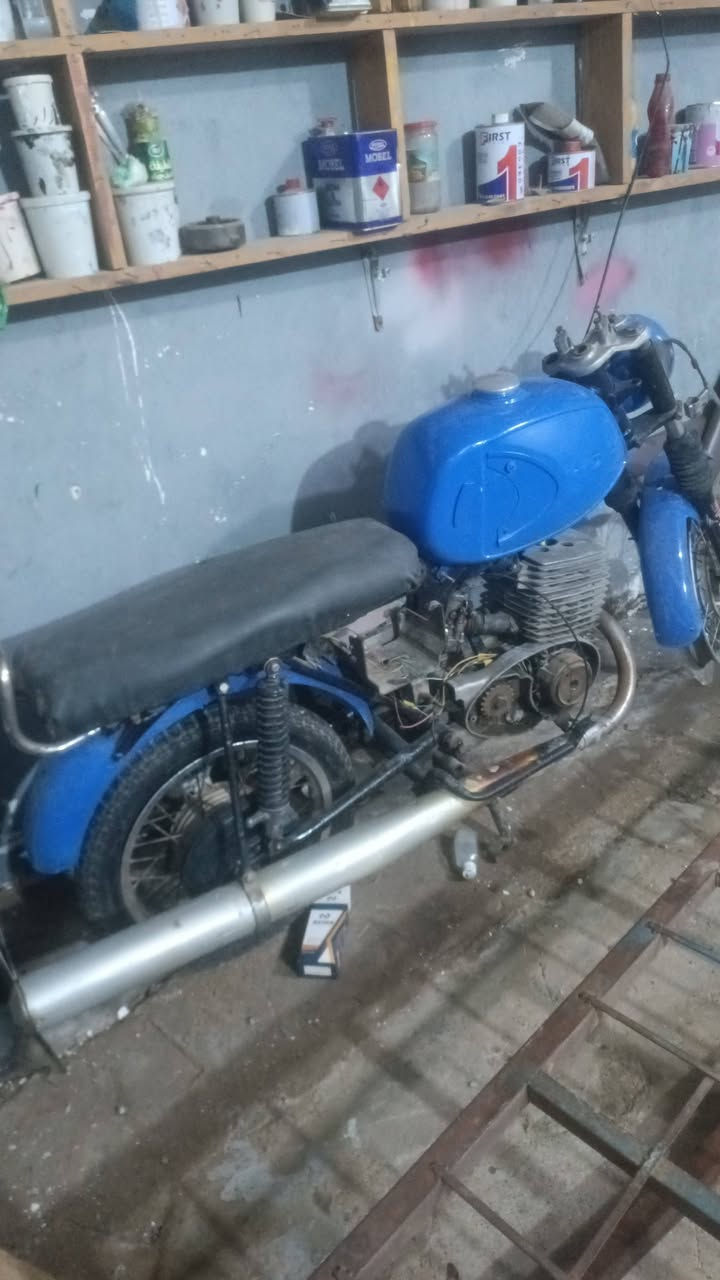 السلام عليكم ماطور توه معمره وغراض كله جدد   ماطور رقم وسنويه صدامي مكينه شغاله كله جديد ناعمه وغراضه كله موجوده  كل غراضه موجوده 700 وبيه مجال متوازي عل بيعته ***********
