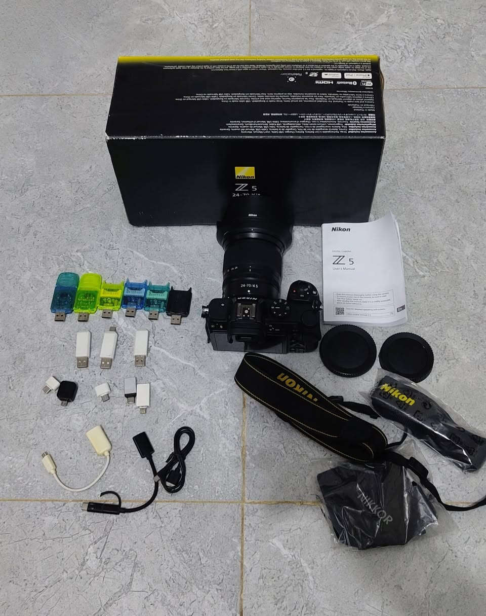 📸✨ Nikon Z5
السلام عليكم كامره نيكون z5  مثل ما موضحه ب الصوره نضافته استعمال شخصي كامره غنيه عن التعريف
ا Full Frame  فول فريم 
⚡ Autofocus سريع ودقيق. 
🎥 تصوير 4K عالي الجودة
وياه ملحقاته الاصليه كامله 
عدسه الاصلية 24 _ 70
حزام الاصلي عدد ثنين 
اقباقه عدسه 
كتلوك 
كارتونه
كاترج عدد  9
توصاله مفذ يواس بي تايبسي  وكلكسي وايفون عدد 8
بطاريه عدد 2
رام 16 
السعر 1750 مليون وسبعمية وخمسين  عنواني حله شارع 60 قرب كراج الموحد رقم الهاتف ***********
