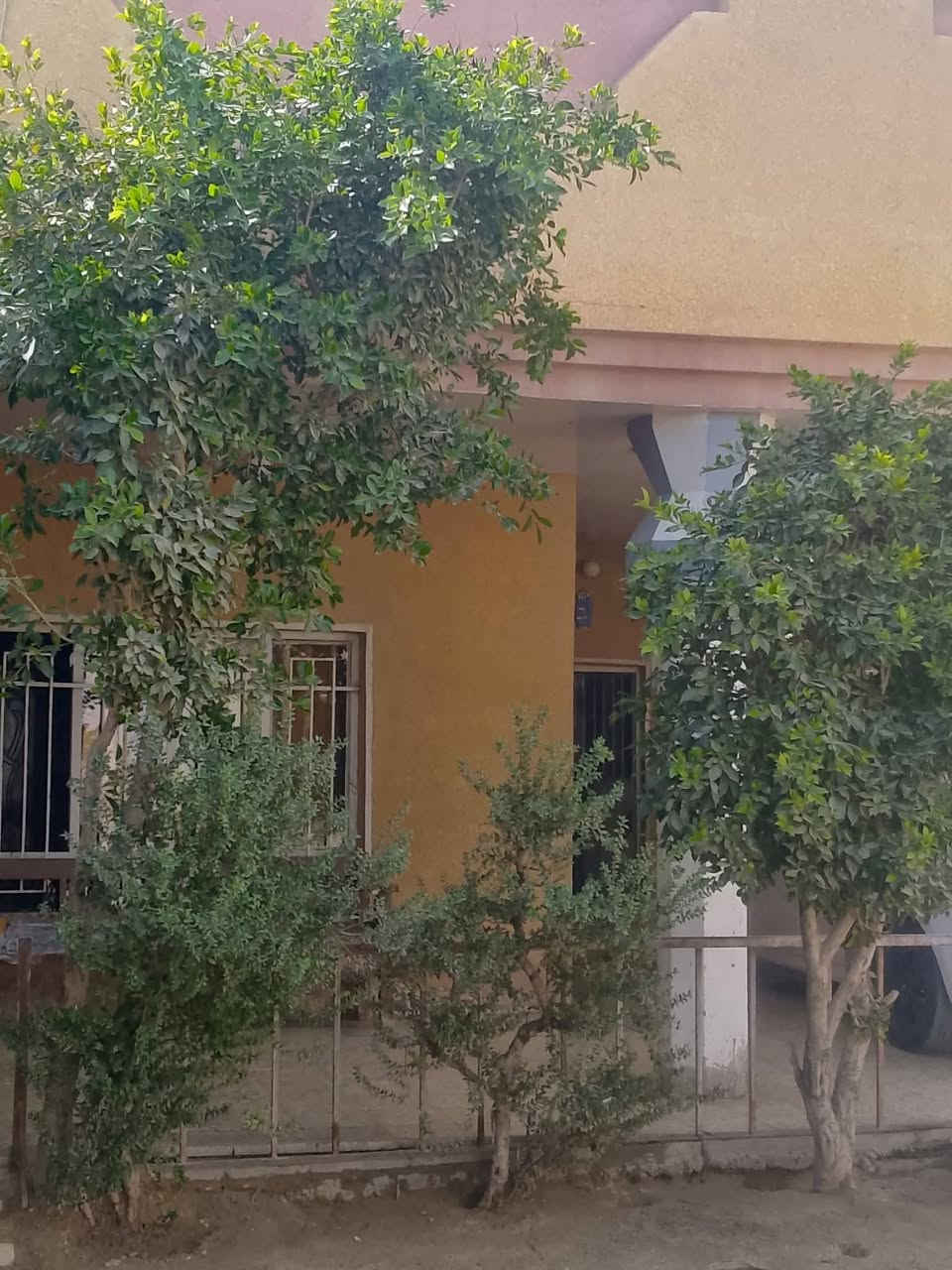 السلام عليكم بيت للبيع طابو صرف حي العسكري خلف جامع الكوثر مباشر ***********
