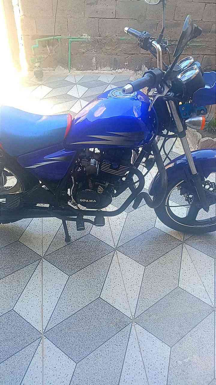 السلام عليكم دراجهه ابومه مسجله نضافه فول كدام عيونك دراجه ماناقصه شي سعره  ميلون وبيها مجال الاستفسار ***********
