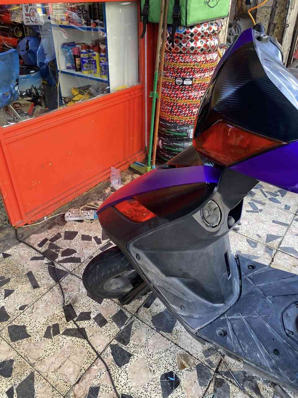 السلام عليكم ثعلب للبيع دراجه كفاله عامه رمبه مكينه بلاديه مكفوله نضوح وتبخير وتنقيص دراجه فول نعومه توكف يمهه متسمع صوتهه كهربايات كلهه شغاله دراجه مابيه نقص برغي شغل واطلع سلف هندر لايت بكلايت هورن دراجه شلعه معدل كفرات مغلفه لونهن جارد فقط تغليف درجه أولى رايدهه ٦٥٠ مكاني اعضميه ***********
