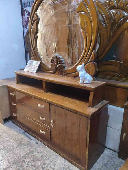 سلام عليكم 
غرفه نوم مستعمل صاج عراقي 
نظافه 60% مكان بغداد حي الاعلام 
الاستفسار على رقم ***********
