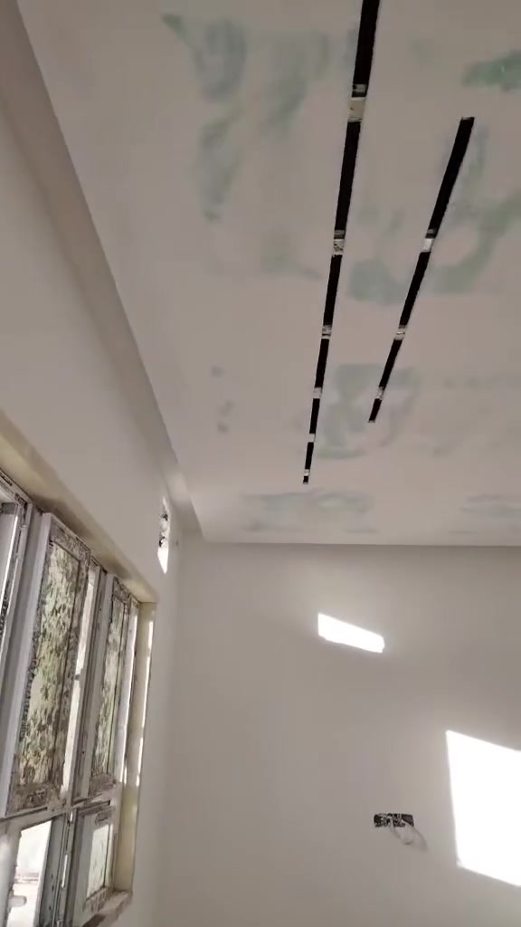 كافة اعمال ديكورات سقوف جبس بورد داخليه وسحبات ملكية وسقوف ثانوي وتغليف الجدران بلاستك وجبس بورد ديكورات داخليه بأسعار مناسبة الاستفسار اتصال ع الرقم التالي واتساب *********** *********** تحياتي للجميع ديكورات ابو رهف الحيالي
