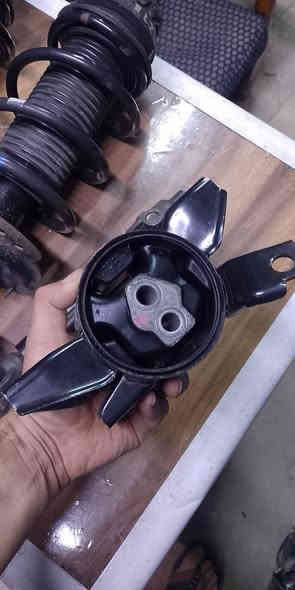 حداده صدر ريو مضلع اكسنت مضلع اصلي تفصيخ 
زوج طبلات كامله ٨٠ الف
زوج دبلات كامله ١٠٠ الف
زوج شمعات ٢٥ الف
مشط ستيرن ١٠٠ الف
صليب ستيرن ٢٥ الف
شفت ستيرن ٢٥ الف
اذان هوائيه ٣٥ الف
دجه كير ٢٥ الف 
بغداد الامين شارع المعلمين محل القسواء 
توصيل بغداد والمحافظات 
***********
