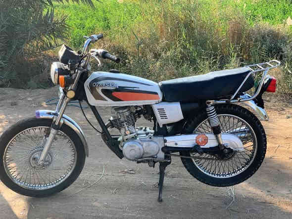 السلام عليكم
نامه كلك 
كامله دبلات كهربائيات شغاله محرك مفتوح ناعم خير من الله مجفته توها ولفات RZ كلجات جدد صالنصه هوندا2011 وياله تايكر بلاد
سعرها 350 وبيها مجال للناس الخيره .
مكان شطره -جسر ال عمار 
***********
