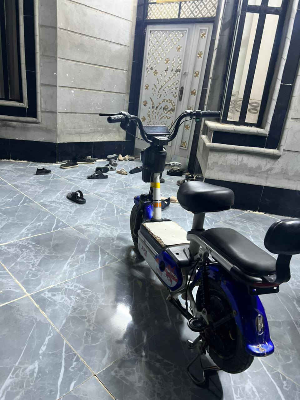 السلام عليكم
موطور شحن عايزو كرت  للبيع السعر(175) او امراوس ابموطور بانزين رقمي ***********
‏‪
