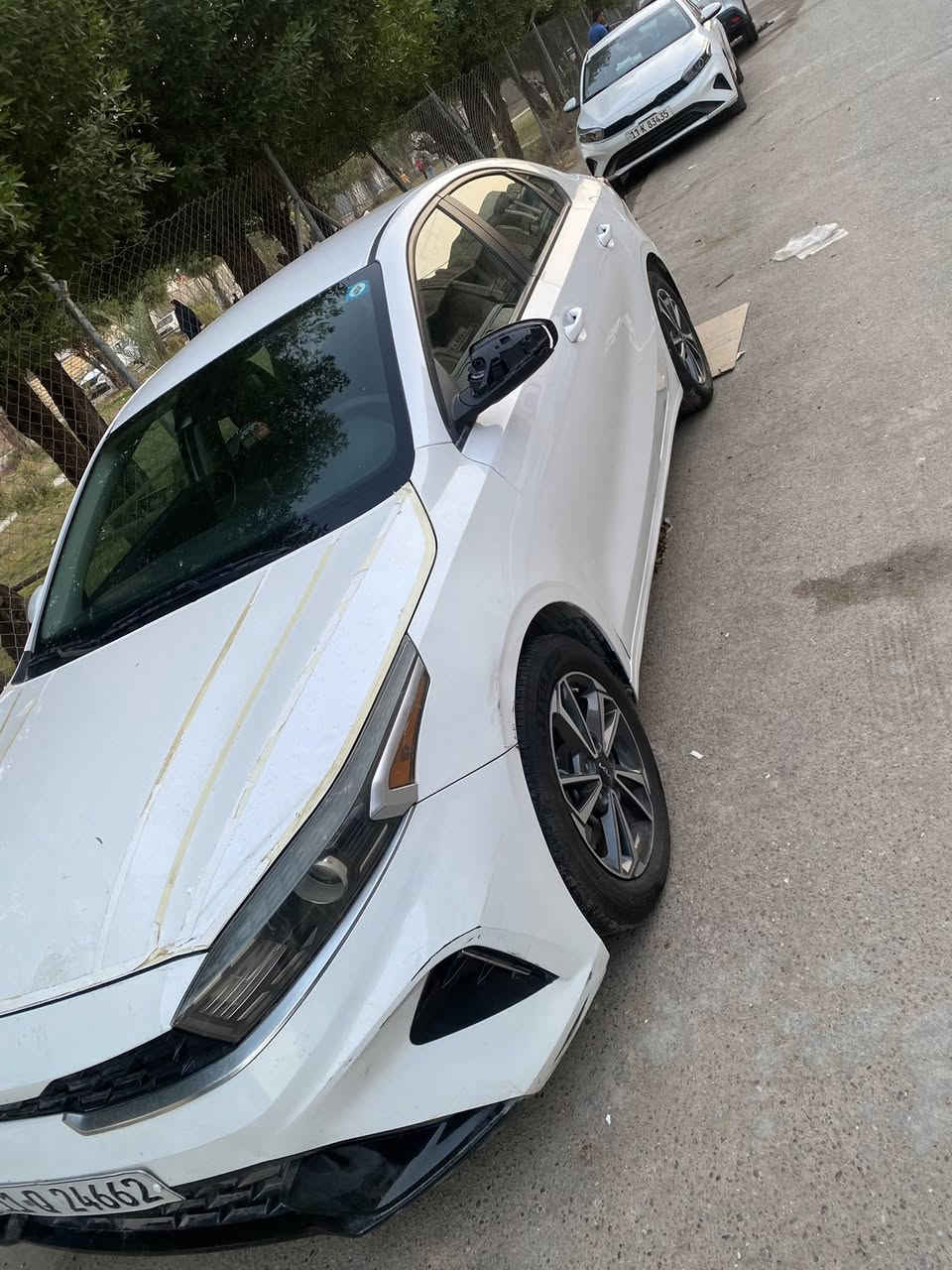 السلام عليكم عندي كيا فورتي موديل 2023وارد امريكي نص فول السياره خير من الله بي طخات بصيطه بل جاملغ جهة السايق وباب الصدر السياره معروضه 155 وبيه مجال 
عنوان بغداد 
الاتصال ***********
واتساب فقط ***********
