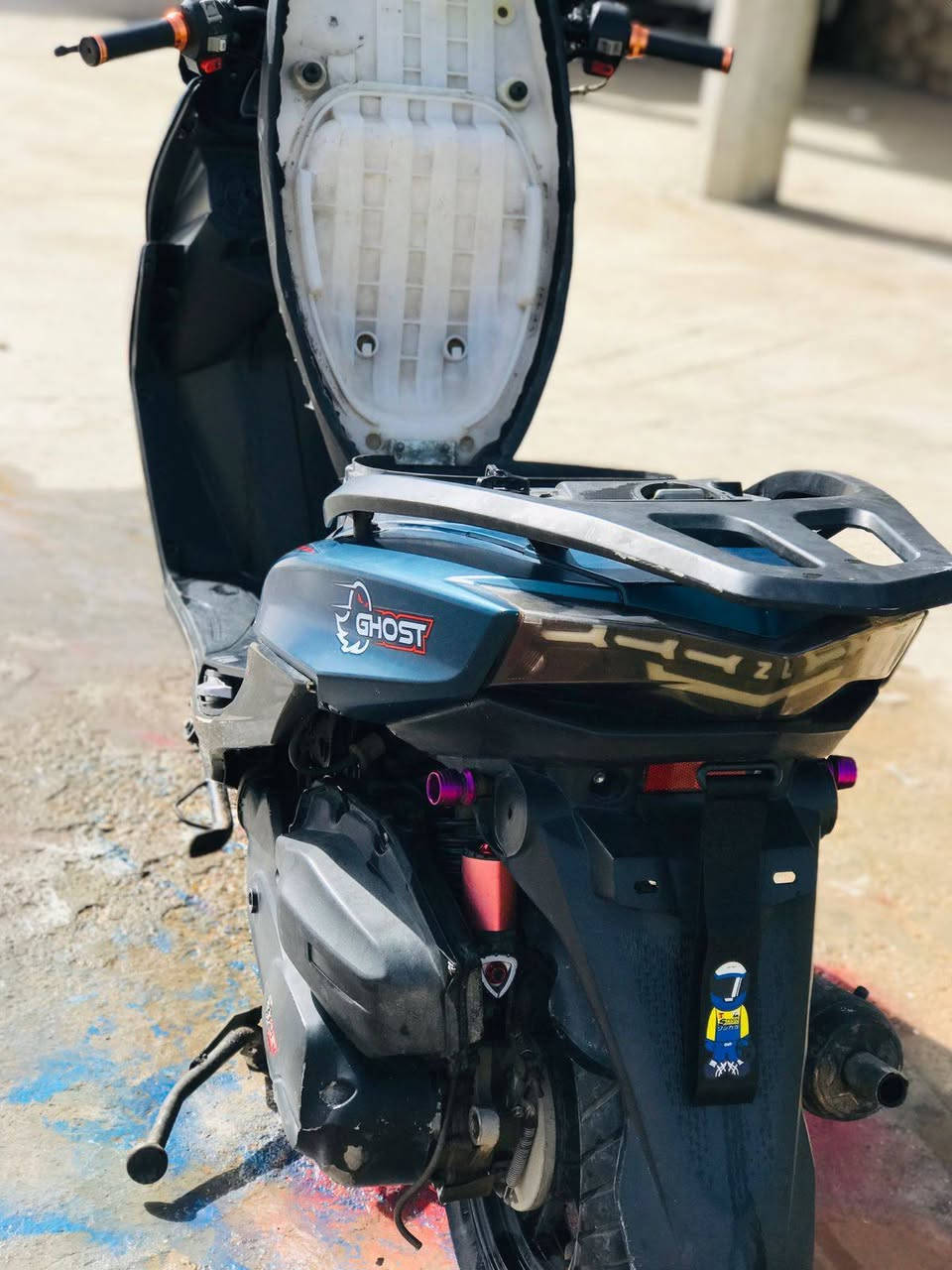 السلام عليكم دراجه سونك ٢٠٢٣ للبيع دراجه مكفوله كفاله عامه ما ناقصه شي كلشي شغال سلف اشاير كلوبات زنون  عالي ناصي جك نص جك صفح ابو الحساس جاهزه للأخير مشي فول شرط معدل جاهزه للخير مكينه ناعمه دراجه خير من الله السعر ٣٧٥ وبيه مجال للشراي رحمه لولديكم الي ما يشتري لا يواعد وما يجي للاستفسار ***********
