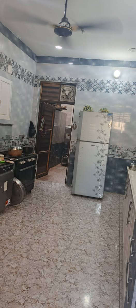 دار للبيع مساحه 157متر واجهه سبعه ونص اربعه نوم صاله وحولي وحمام عدد ثنين ومنور عدد ثنين وكراج يتسع لسياره وحديقه البعيثه السلطان الاول للاتصال ***********
