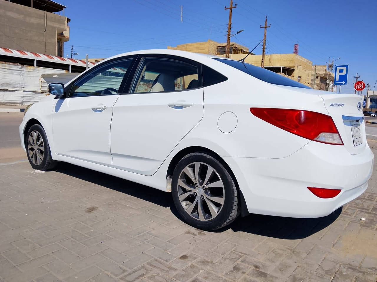 سلام عليكم اكسنت موديل 2015 للبيع كفاله من الضربه والصبغ والتبديل حتى من البارد مكينه 1600 السياره فول مواصفات السياره جاهزه  من كلشي السياره رقم ميسان بسم ولد صديقي تخم تاير حداده خير من الله للأستفسار الأتصال على الرقم *********** السعر 108 مكان السياره البصره
