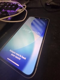 ايفون ١٣ • مقفل • توصيل