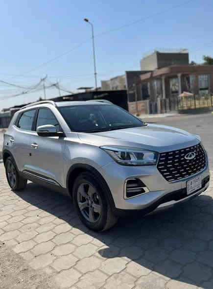 السلام عليكم :
تيكو 4 برو موديل 22 فول مواصفات 

• المحرك:
 • سعة 1.500
 • يوجد خيار تيربو: يولد حوالي 154 حصان و 210 نيوتن-متر من العزم.  ￼
 • ناقل الحركة: CVT (أوتوماتيكي متغير)  ￼
 • نظام الدفع: أمامي (FWD)  

شاشة معلومات وترفيه 10.25 بوصة.  ￼
 • عدادات رقمية / شاشة عدادات.  ￼
 • دعم Apple CarPlay و Android Auto.  ￼
 • شحن لاسلكي للهواتف.  ￼
 • مقاعد من الجلد

الأمان:
 • وسائد هوائية أمامية وجانبية.  ￼
 • نظام الثبات الإلكتروني (ESP).  ￼
 • فرامل مانعة للانغلاق (ABS) مع توزيع إلكتروني للفرملة.  ￼
 • مساعد صعود التلال ومساعد هبوط المنحدرات.  ￼
 • مراقبة ضغط الهواء في الإطارات.  ￼
 • حساسات ركن خلفية + كاميرا خلفية.  
وبعد هوايه مواصفات السيارة جديده وجاهزه وبعدهي داخل 
الضمان

السعر 125
للتصال ع الرقم الأمان:***********
 • 
ا
