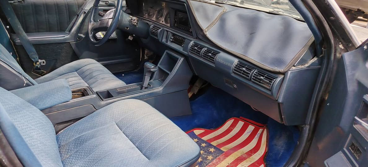 اۆزمۆبیل مۆدیل 1990
کێر مەکینە تەبیری بەشەرت
تاخم پێشی تازەیە
نرخ 40
شوێن سلێمانی
*********** السليمانية, العراق
