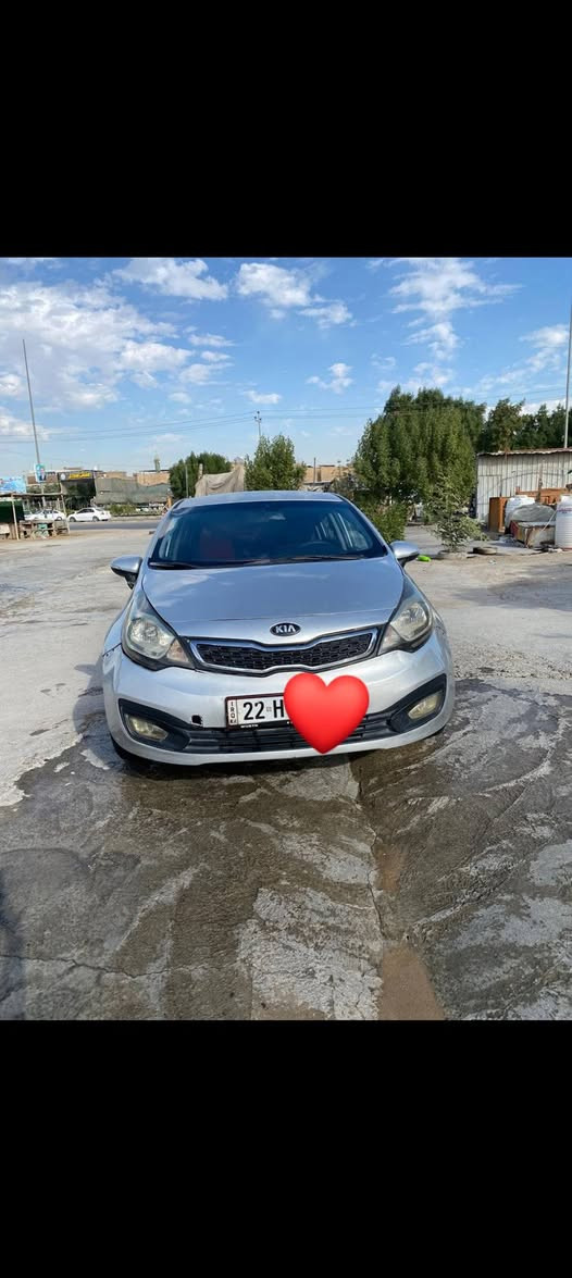 سلام عليكم كيا ريو موديل 2013 خليجي رقم اربيل بأسمي حجم المحرك 1600 المرغوب  السياره ببيه٣قطع بدون دواخل مكاني كربلاء  السعر ٧٨ وبيه مجال قليل للستفسار ***********
