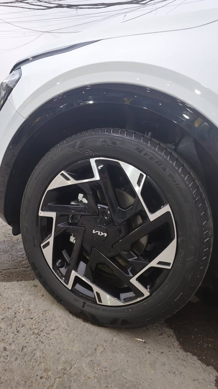 سلام عليكم سبورتج موديل ٢٥ وكالة نم فول قماره حديد للبيع ماشيه ٣٠٠٠ مكفولة كفاله عامه من كل شي بأسمي تحويل مباشر
السعر ٢٤٥ وبيها مجال بسيط 
للاستفسار ***********
